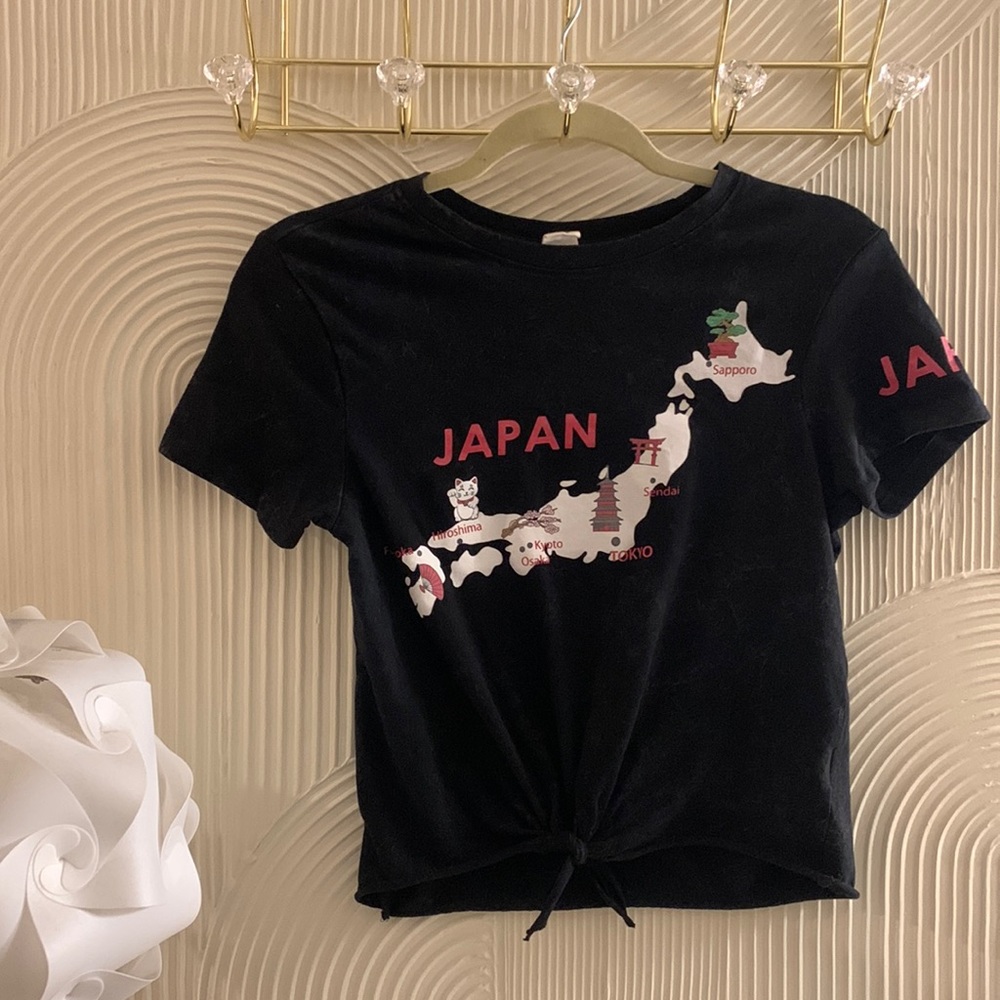 Japan Maneki Neko Lucky Cat Crop Tee